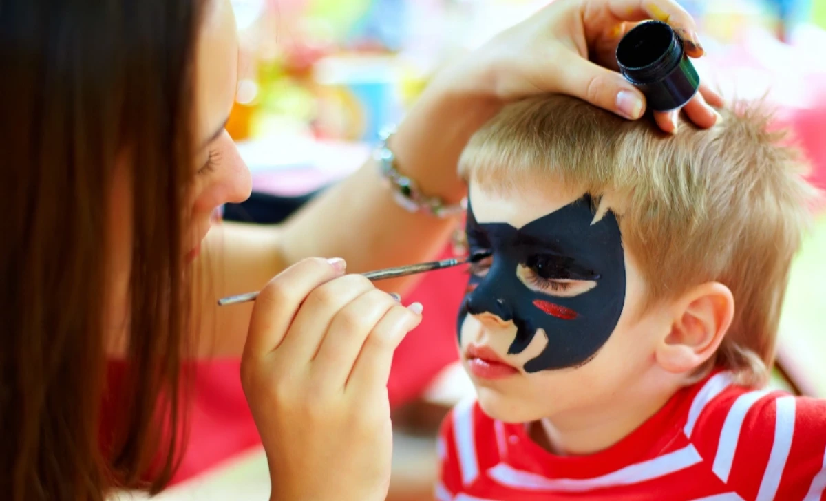 Location Image for Little Clippers Kids Hair Cut and Salon -  First Haircut,  blow out,  Girls Haircuts,  Kids Beauty Salon,  Children’s Hair Salon, Kids Haircuts in Houston,  Bang Trims,  Girls Manicures,  Kids Nail Services,  Hair Braiding,  Toddler Haircuts,  Boys Haircuts